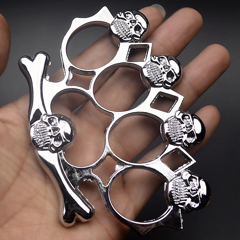 Five Skulls Shape Style Outdoor Pocket  EDC Tool
