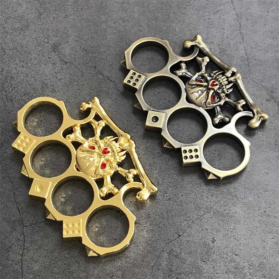 Skull Dice Design Finger Guard Tool