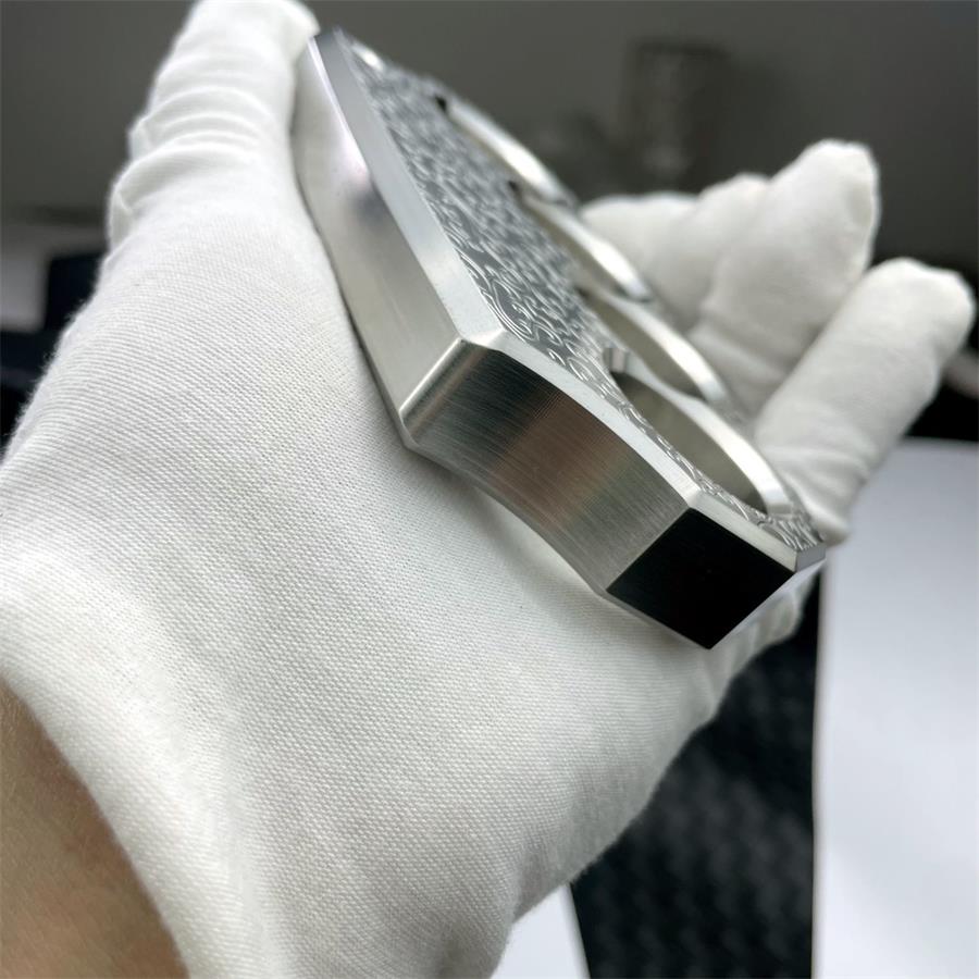 Beautiful Carved Pattern 304 Steel Thickened Outdoor Tool