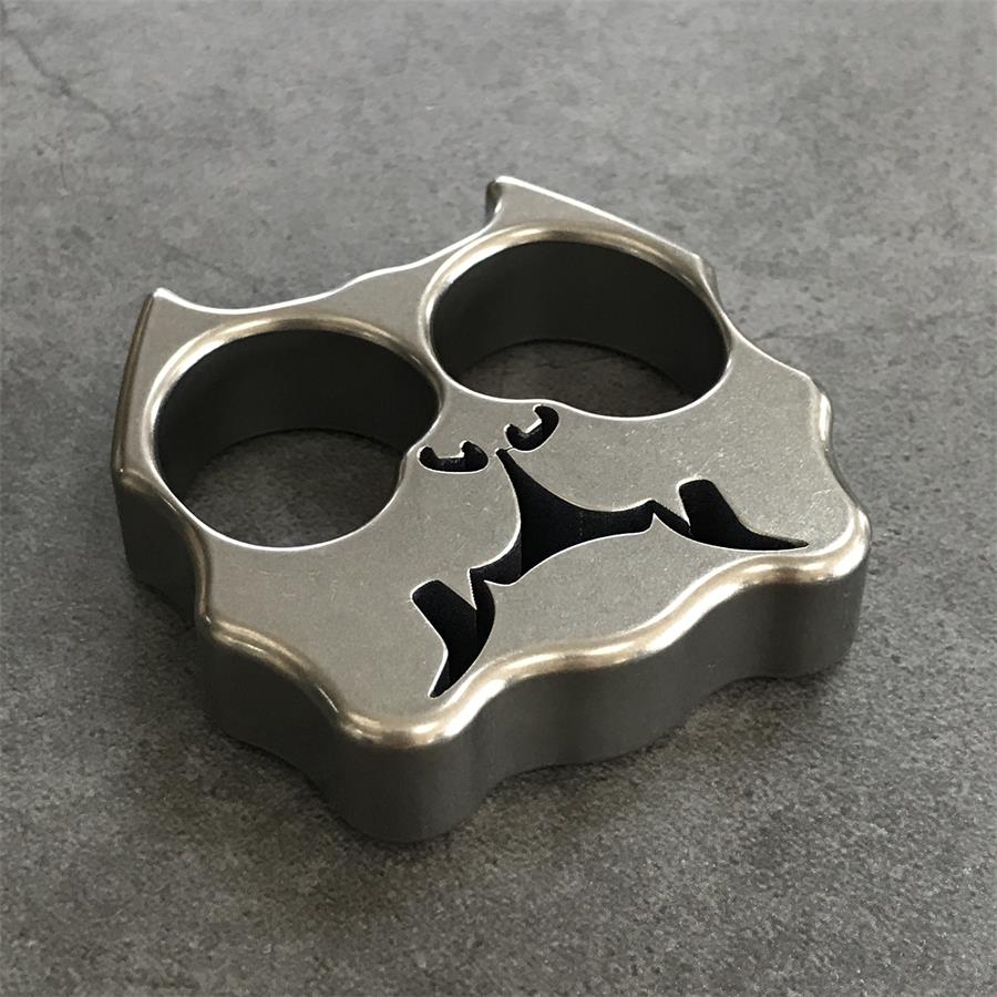 Dog Head Titanium Backpack Tool Two-hole Outdoor EDC Keychain Easy Carry